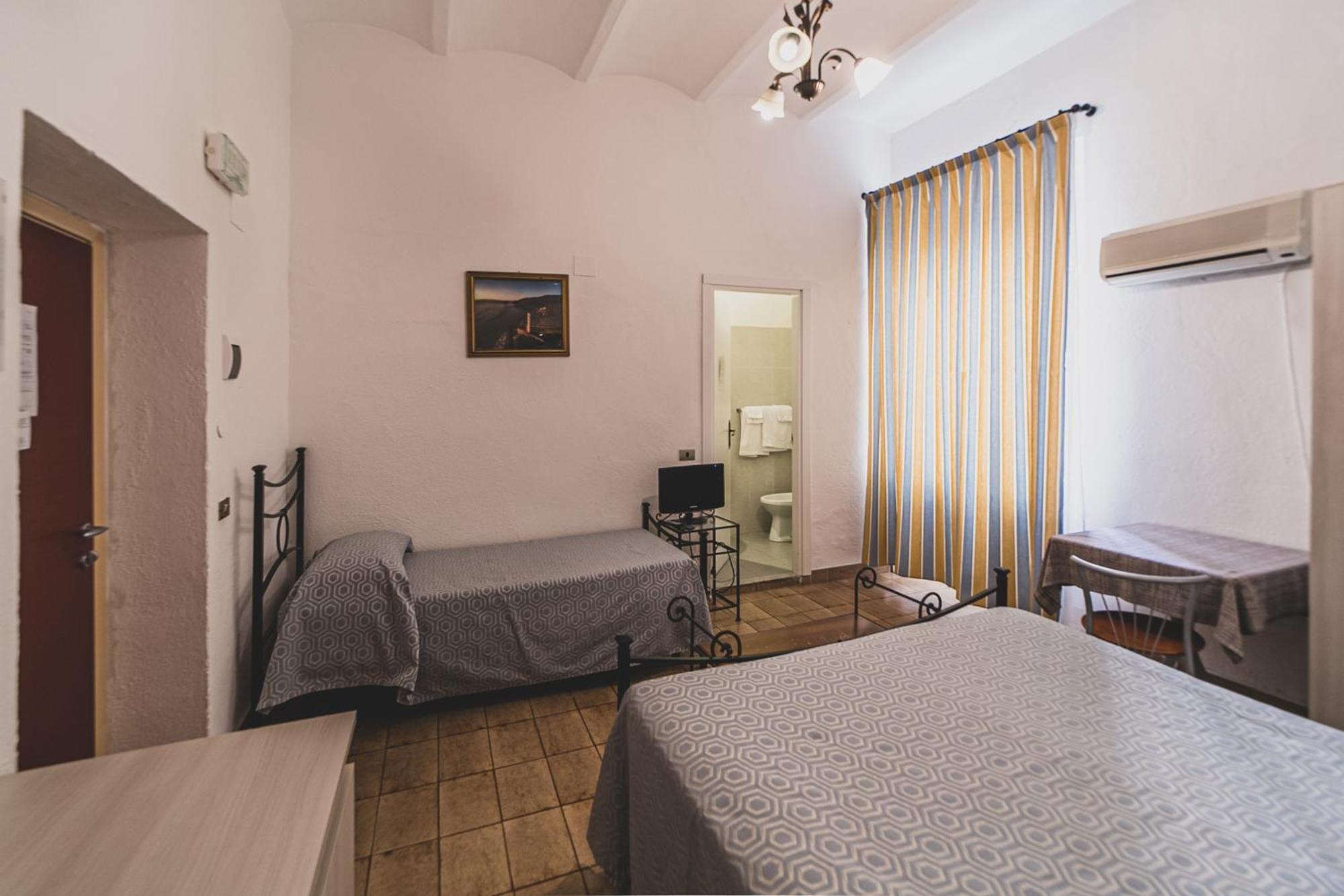 Hotel Alfiero Porto Santo Stefano  Szoba fotó